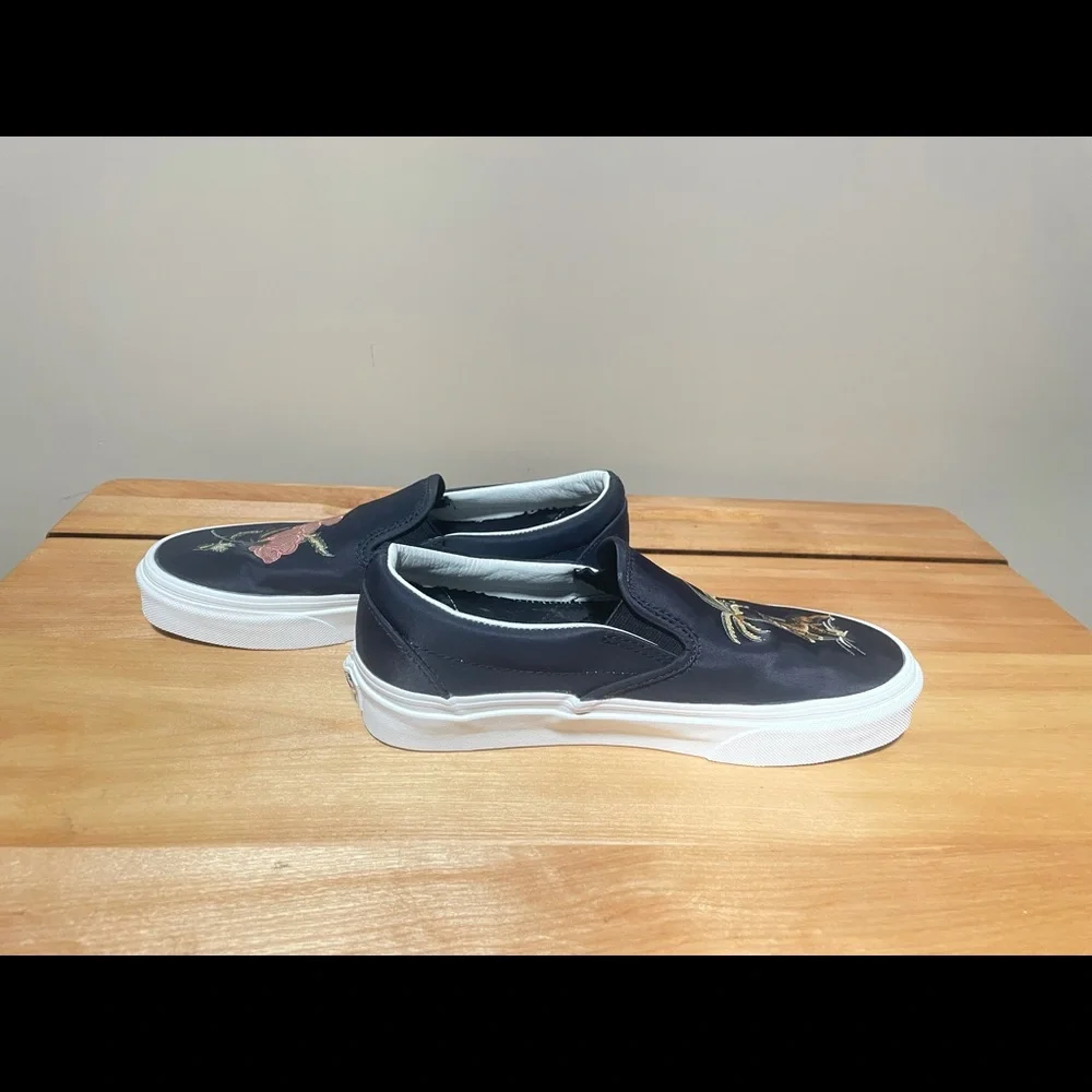Slip-On Embroidered Floral & Tiger Canvas Sneakers - Black
